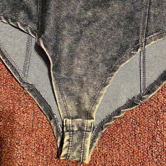 Marilyn Monroe body suit - Picture 3 of 6